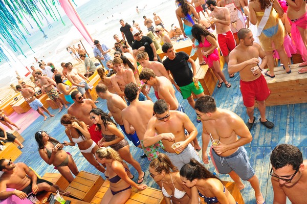 Champagne Showers @ Edde Sands
